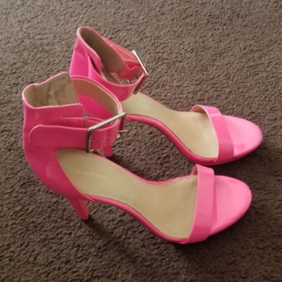 CALVIN KLIEN HEELS SIZE 10 - Picture 2 of 3